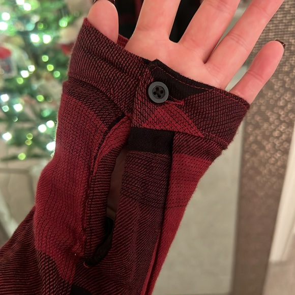 Women’s Cloth & Stone Buffalo Plaid Button-Up - Picture 5 of 7